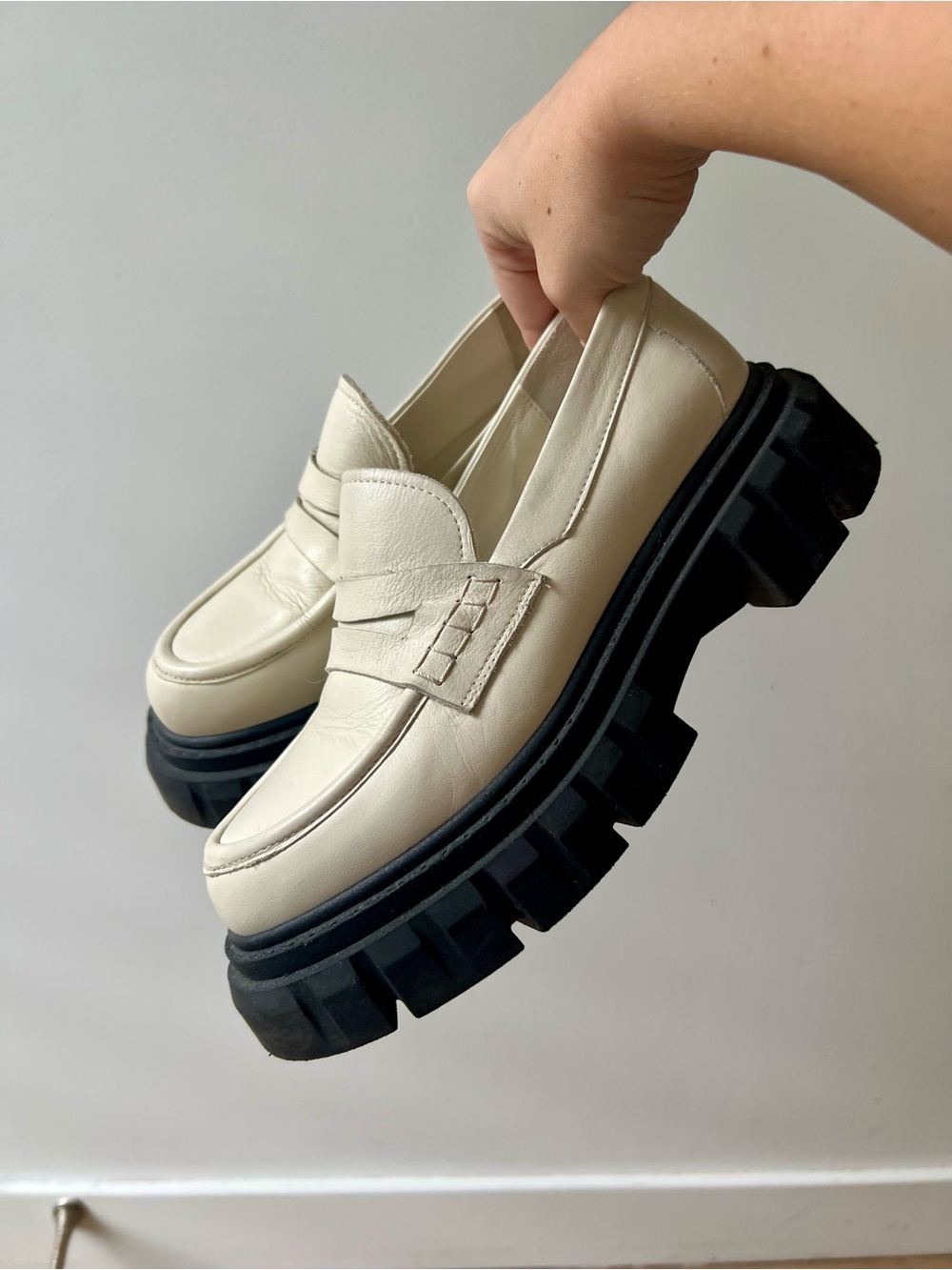 Gravity Pope Chunky Cream Leather Penny Loafers with Black Lug Sole